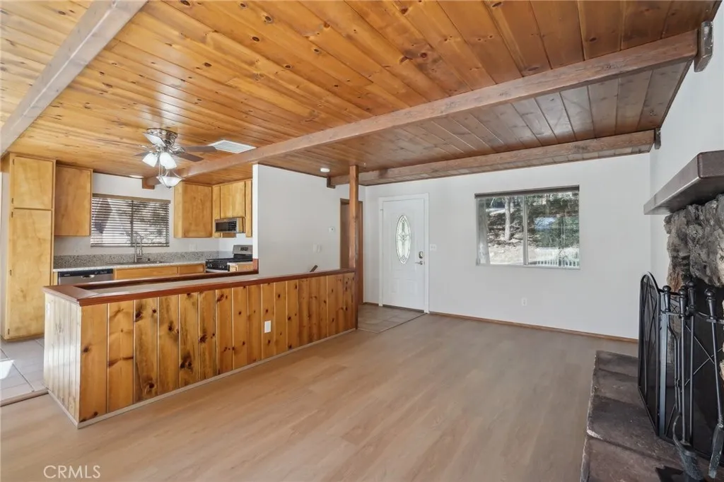 491 Violet Drive, Twin Peaks, California 92391 home-pic-3